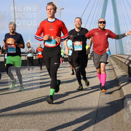 03.10.2025 - Köhlbrandbrückenlauf Strokosch-Dieckow http://msf.ph/oto/9112510 03.10.2025 09:45:56 Position 2 1163, 2560, 2793 meine-sportfotos.de
