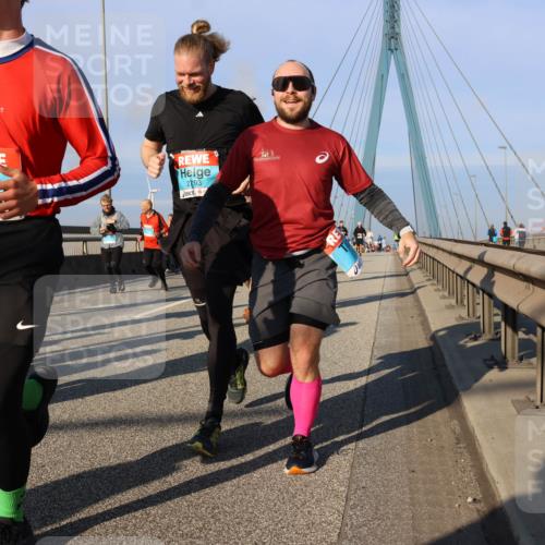 03.10.2025 - Köhlbrandbrückenlauf Strokosch-Dieckow http://msf.ph/oto/9112531 03.10.2025 09:45:57 Position 2 1163, 256, 2793 meine-sportfotos.de