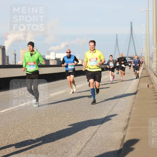 03.10.2025 - Köhlbrandbrückenlauf Lena Gebhardt http://msf.ph/oto/9112553 03.10.2025 09:42:28 Position 2 1010 meine-sportfotos.de