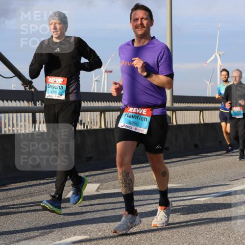 03.10.2025 - Köhlbrandbrückenlauf Strokosch-Dieckow http://msf.ph/oto/9112573 03.10.2025 09:46:02 Position 2 3380, 2990 meine-sportfotos.de