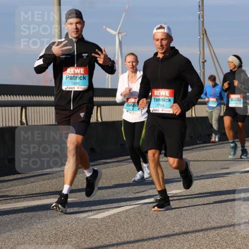 03.10.2025 - Köhlbrandbrückenlauf Strokosch-Dieckow http://msf.ph/oto/9112650 03.10.2025 09:46:06 Position 2 1886, 1764 meine-sportfotos.de