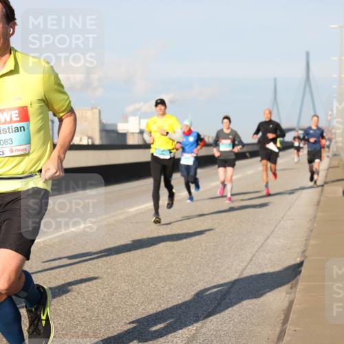 03.10.2025 - Köhlbrandbrückenlauf Lena Gebhardt http://msf.ph/oto/9112671 03.10.2025 09:42:31 Position 2 1083 meine-sportfotos.de
