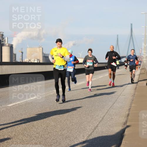 03.10.2025 - Köhlbrandbrückenlauf Lena Gebhardt http://msf.ph/oto/9112690 03.10.2025 09:42:31 Position 2  meine-sportfotos.de