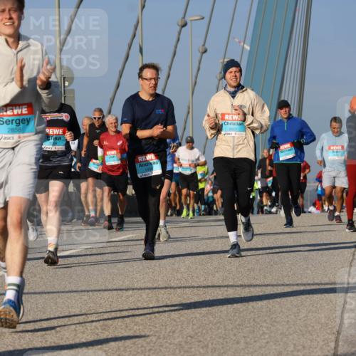 03.10.2025 - Köhlbrandbrückenlauf Strokosch-Dieckow http://msf.ph/oto/9112703 03.10.2025 09:46:13 Position 2 2858, 3006, 1408, 2027 meine-sportfotos.de