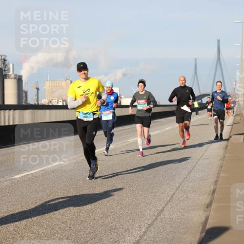 03.10.2025 - Köhlbrandbrückenlauf Lena Gebhardt http://msf.ph/oto/9112708 03.10.2025 09:42:32 Position 2 3332 meine-sportfotos.de