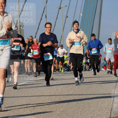 03.10.2025 - Köhlbrandbrückenlauf Strokosch-Dieckow http://msf.ph/oto/9112710 03.10.2025 09:46:13 Position 2 2858, 1408, 2027 meine-sportfotos.de