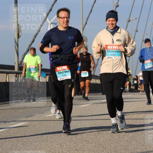 03.10.2025 - Köhlbrandbrückenlauf Strokosch-Dieckow http://msf.ph/oto/9112741 03.10.2025 09:46:17 Position 2 3006, 1408, 2027 meine-sportfotos.de