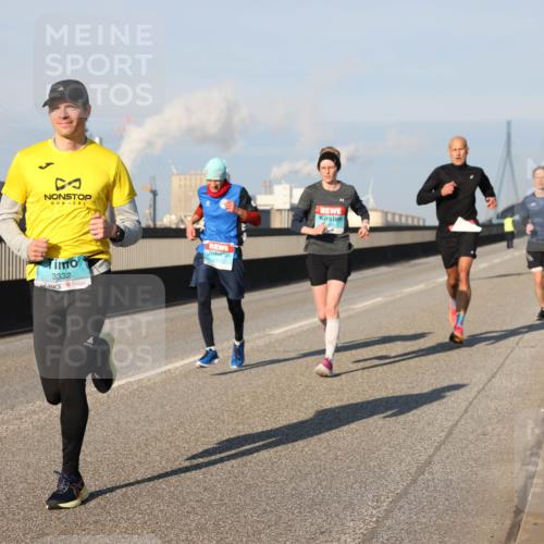 03.10.2025 - Köhlbrandbrückenlauf Lena Gebhardt http://msf.ph/oto/9112760 03.10.2025 09:42:33 Position 2 3332 meine-sportfotos.de
