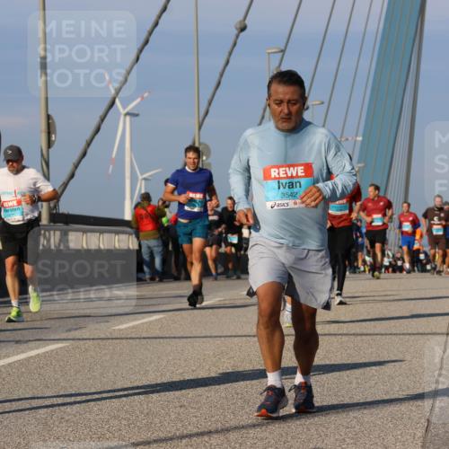 03.10.2025 - Köhlbrandbrückenlauf Strokosch-Dieckow http://msf.ph/oto/9112800 03.10.2025 09:46:25 Position 2 1435, 1, 08, 3542 meine-sportfotos.de