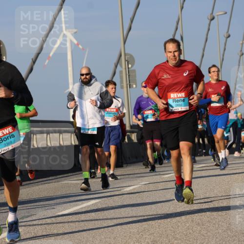 03.10.2025 - Köhlbrandbrückenlauf Strokosch-Dieckow http://msf.ph/oto/9112868 03.10.2025 09:46:34 Position 2 3369, 2882, 2786 meine-sportfotos.de