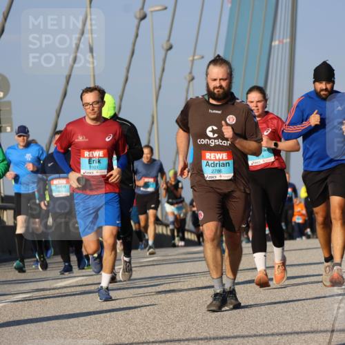 03.10.2025 - Köhlbrandbrückenlauf Strokosch-Dieckow http://msf.ph/oto/9112877 03.10.2025 09:46:37 Position 2 1901, 2786, 1618 meine-sportfotos.de