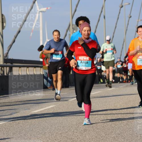 03.10.2025 - Köhlbrandbrückenlauf Strokosch-Dieckow http://msf.ph/oto/9112954 03.10.2025 09:46:45 Position 2 2015, 2, 0, 3524, 1350, 1544 meine-sportfotos.de