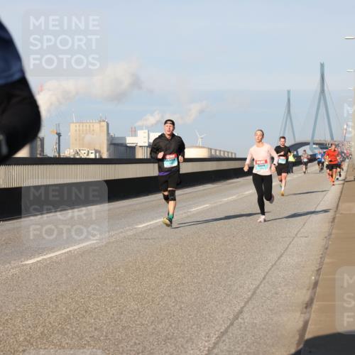03.10.2025 - Köhlbrandbrückenlauf Lena Gebhardt http://msf.ph/oto/9112973 03.10.2025 09:42:37 Position 2  meine-sportfotos.de