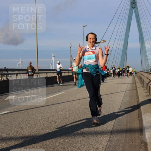 03.10.2025 - Köhlbrandbrückenlauf Strokosch-Dieckow http://msf.ph/oto/9112993 03.10.2025 09:46:53 Position 2 3818 meine-sportfotos.de