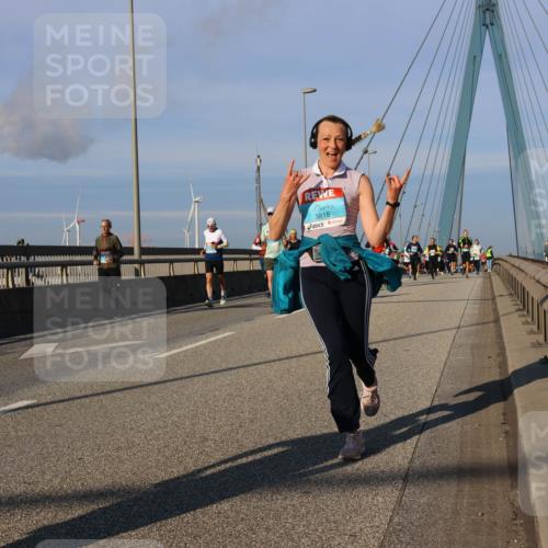 03.10.2025 - Köhlbrandbrückenlauf Strokosch-Dieckow http://msf.ph/oto/9112999 03.10.2025 09:46:53 Position 2 3818 meine-sportfotos.de