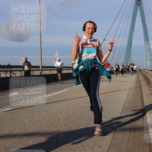 03.10.2025 - Köhlbrandbrückenlauf Strokosch-Dieckow http://msf.ph/oto/9113019 03.10.2025 09:46:53 Position 2 3818 meine-sportfotos.de