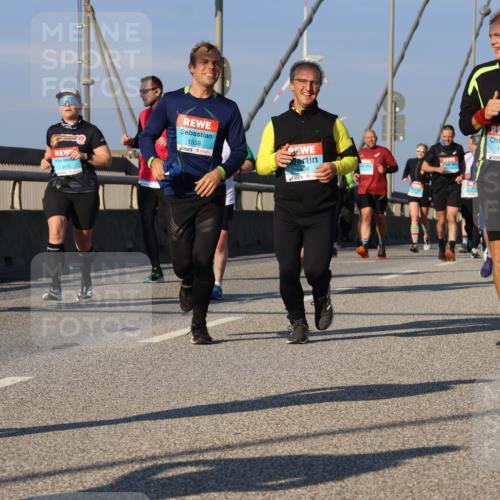 03.10.2025 - Köhlbrandbrückenlauf Strokosch-Dieckow http://msf.ph/oto/9113056 03.10.2025 09:47:01 Position 2 1583, 3011, 1558, 1464, 1201 meine-sportfotos.de