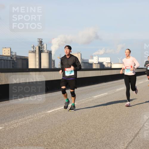03.10.2025 - Köhlbrandbrückenlauf Lena Gebhardt http://msf.ph/oto/9113059 03.10.2025 09:42:39 Position 2  meine-sportfotos.de