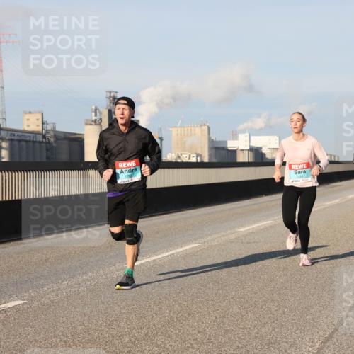 03.10.2025 - Köhlbrandbrückenlauf Lena Gebhardt http://msf.ph/oto/9113080 03.10.2025 09:42:39 Position 2 1703, 1251 meine-sportfotos.de
