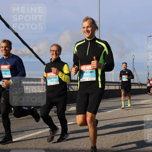 03.10.2025 - Köhlbrandbrückenlauf Strokosch-Dieckow http://msf.ph/oto/9113103 03.10.2025 09:47:04 Position 2 1558, 1464, 1201 meine-sportfotos.de