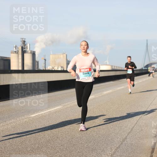 03.10.2025 - Köhlbrandbrückenlauf Lena Gebhardt http://msf.ph/oto/9113112 03.10.2025 09:42:40 Position 2 1703, 1251 meine-sportfotos.de