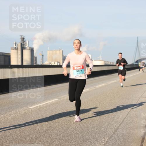 03.10.2025 - Köhlbrandbrückenlauf Lena Gebhardt http://msf.ph/oto/9113124 03.10.2025 09:42:40 Position 2 1703, 1251 meine-sportfotos.de