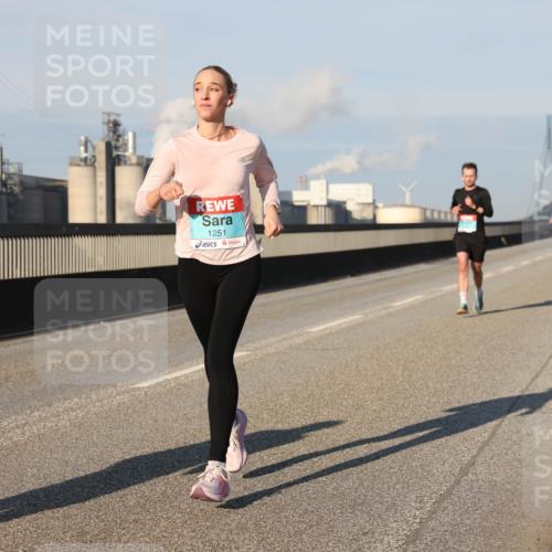 03.10.2025 - Köhlbrandbrückenlauf Lena Gebhardt http://msf.ph/oto/9113144 03.10.2025 09:42:40 Position 2 1251 meine-sportfotos.de