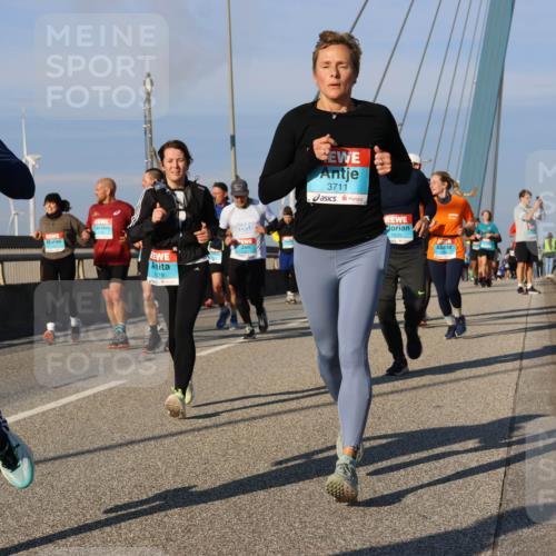03.10.2025 - Köhlbrandbrückenlauf Strokosch-Dieckow http://msf.ph/oto/9113147 03.10.2025 09:47:08 Position 2 1805, 1679, 3711, 1605 meine-sportfotos.de