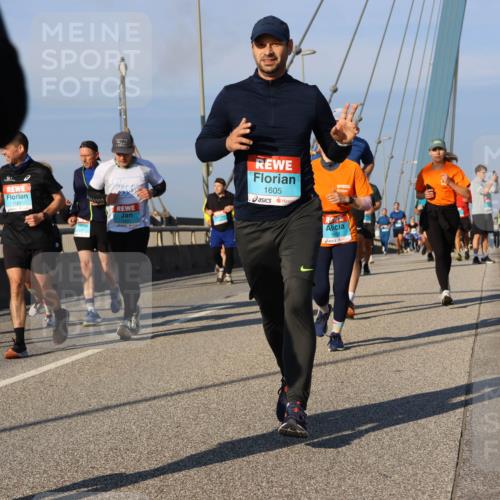 03.10.2025 - Köhlbrandbrückenlauf Strokosch-Dieckow http://msf.ph/oto/9113178 03.10.2025 09:47:10 Position 2 1181, 1605 meine-sportfotos.de
