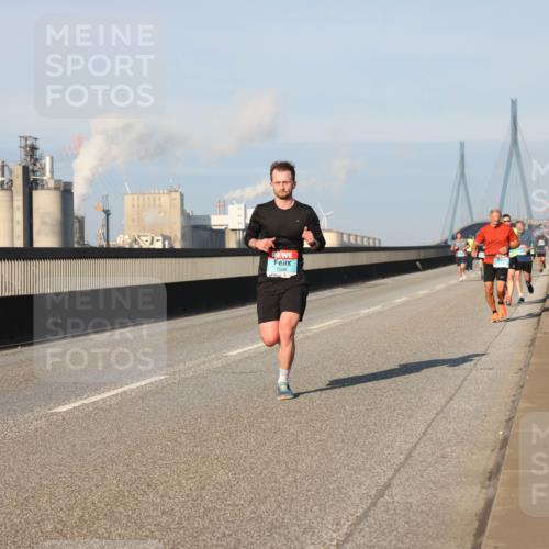 03.10.2025 - Köhlbrandbrückenlauf Lena Gebhardt http://msf.ph/oto/9113236 03.10.2025 09:42:42 Position 2 1068 meine-sportfotos.de
