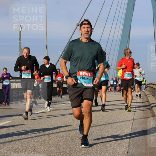 03.10.2025 - Köhlbrandbrückenlauf Strokosch-Dieckow http://msf.ph/oto/9113243 03.10.2025 09:47:17 Position 2 1786, 1501 meine-sportfotos.de