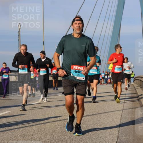 03.10.2025 - Köhlbrandbrückenlauf Strokosch-Dieckow http://msf.ph/oto/9113248 03.10.2025 09:47:17 Position 2 1501 meine-sportfotos.de