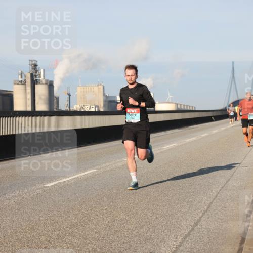 03.10.2025 - Köhlbrandbrückenlauf Lena Gebhardt http://msf.ph/oto/9113263 03.10.2025 09:42:43 Position 2 1068 meine-sportfotos.de