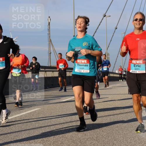 03.10.2025 - Köhlbrandbrückenlauf Strokosch-Dieckow http://msf.ph/oto/9113275 03.10.2025 09:47:19 Position 2 3321, 3197, 3200, 3201 meine-sportfotos.de