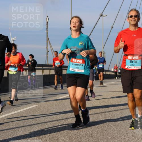 03.10.2025 - Köhlbrandbrückenlauf Strokosch-Dieckow http://msf.ph/oto/9113278 03.10.2025 09:47:19 Position 2 2021, 3321, 3200, 3201 meine-sportfotos.de