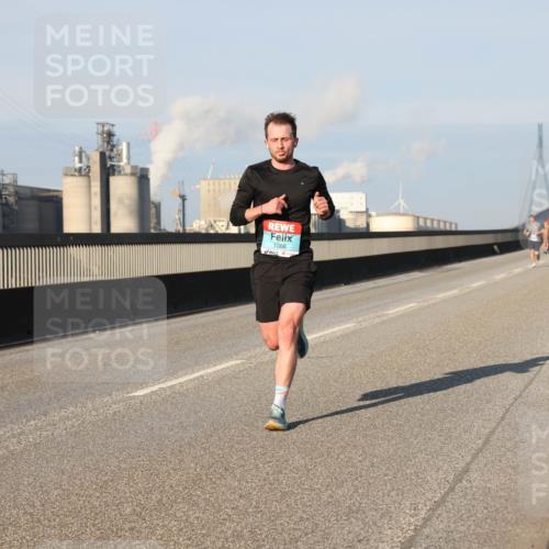 03.10.2025 - Köhlbrandbrückenlauf Lena Gebhardt http://msf.ph/oto/9113293 03.10.2025 09:42:43 Position 2 1068 meine-sportfotos.de