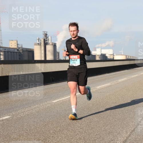 03.10.2025 - Köhlbrandbrückenlauf Lena Gebhardt http://msf.ph/oto/9113322 03.10.2025 09:42:43 Position 2 1068 meine-sportfotos.de
