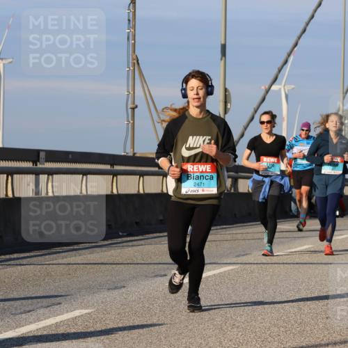 03.10.2025 - Köhlbrandbrückenlauf Strokosch-Dieckow http://msf.ph/oto/9113333 03.10.2025 09:47:29 Position 2 2471, 1921 meine-sportfotos.de
