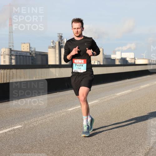 03.10.2025 - Köhlbrandbrückenlauf Lena Gebhardt http://msf.ph/oto/9113343 03.10.2025 09:42:44 Position 2 1068 meine-sportfotos.de