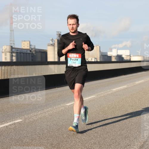 03.10.2025 - Köhlbrandbrückenlauf Lena Gebhardt http://msf.ph/oto/9113351 03.10.2025 09:42:44 Position 2 1068 meine-sportfotos.de