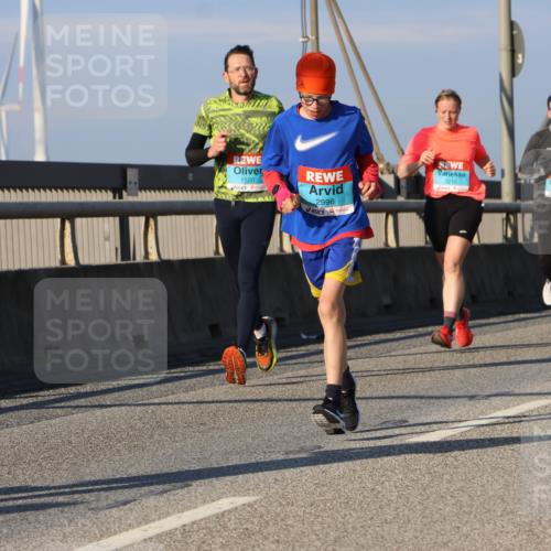 03.10.2025 - Köhlbrandbrückenlauf Strokosch-Dieckow http://msf.ph/oto/9113380 03.10.2025 09:47:35 Position 2 1520, 2996, 3210 meine-sportfotos.de
