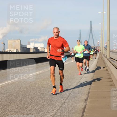 03.10.2025 - Köhlbrandbrückenlauf Lena Gebhardt http://msf.ph/oto/9113435 03.10.2025 09:42:46 Position 2  meine-sportfotos.de