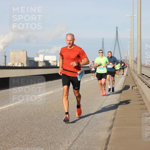 03.10.2025 - Köhlbrandbrückenlauf Lena Gebhardt http://msf.ph/oto/9113443 03.10.2025 09:42:46 Position 2  meine-sportfotos.de