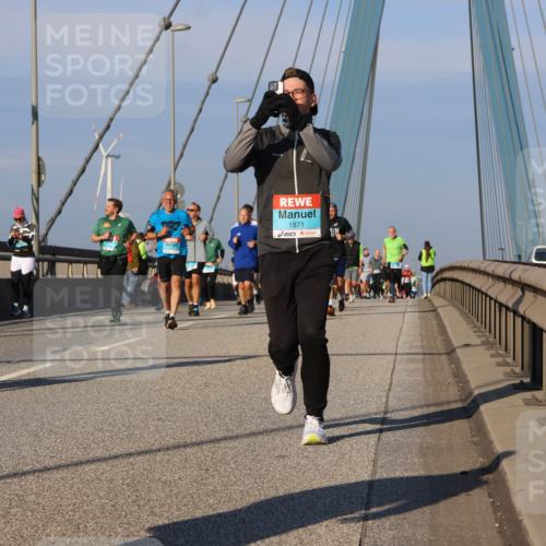 03.10.2025 - Köhlbrandbrückenlauf Strokosch-Dieckow http://msf.ph/oto/9113453 03.10.2025 09:47:43 Position 2 3793, 1871 meine-sportfotos.de