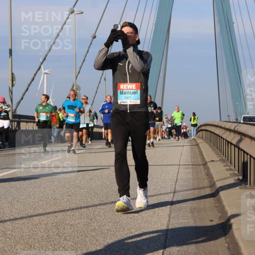 03.10.2025 - Köhlbrandbrückenlauf Strokosch-Dieckow http://msf.ph/oto/9113468 03.10.2025 09:47:43 Position 2 3793, 1871 meine-sportfotos.de