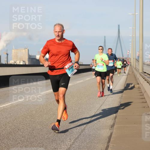 03.10.2025 - Köhlbrandbrückenlauf Lena Gebhardt http://msf.ph/oto/9113474 03.10.2025 09:42:47 Position 2 1210 meine-sportfotos.de