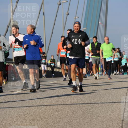 03.10.2025 - Köhlbrandbrückenlauf Strokosch-Dieckow http://msf.ph/oto/9113488 03.10.2025 09:47:46 Position 2 1151, 1642 meine-sportfotos.de
