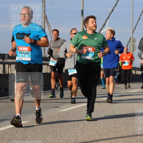 03.10.2025 - Köhlbrandbrückenlauf Strokosch-Dieckow http://msf.ph/oto/9113533 03.10.2025 09:47:49 Position 2 1642, 3392, 1534 meine-sportfotos.de