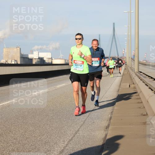 03.10.2025 - Köhlbrandbrückenlauf Lena Gebhardt http://msf.ph/oto/9113537 03.10.2025 09:42:48 Position 2 2819, 1265 meine-sportfotos.de