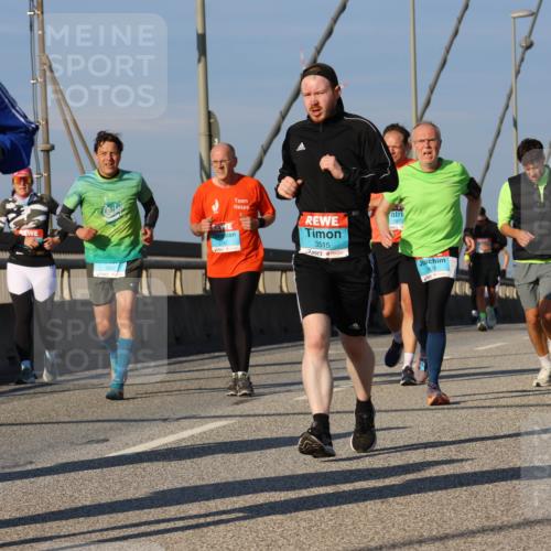 03.10.2025 - Köhlbrandbrückenlauf Strokosch-Dieckow http://msf.ph/oto/9113551 03.10.2025 09:47:53 Position 2 2747, 3515, 1973 meine-sportfotos.de